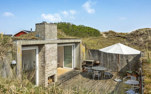 Dordi - 300M from the Sea: Piscina, Mueble Para Exteriores, Mueble, Recurso, Losa, Eco Hotel, Sombra, Silla, Ocio, Inmuebles