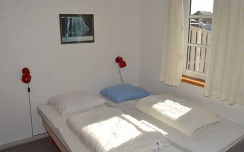Ester - 2.3Km from the Sea: Mueble, Cama, Madera, Habitación, Suelo, Diseño De Interiores, Textil, Sábana, Linos, Lecho