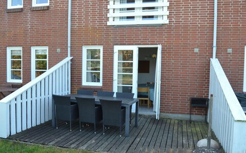 Ester - 2.3Km from the Sea: Madera, Mueble, Porche, Mueble Para Exteriores, Puerta, Silla, Cubierta, Mesa Al Aire Libre, Manchas De Madera, Madera Dura