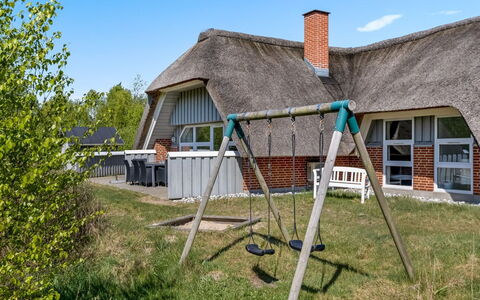 Atti - 2.5Km from the Sea: Cubrir Con Paja, Cabaña, Casa, Techo, Casa, Casa De Campo, \Choza, Inmuebles, Pueblo
