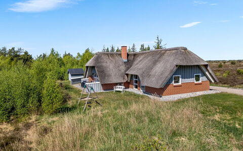 Atti - 2.5Km from the Sea: Cubrir Con Paja, Cabaña, Casa, Techo, Casa, Casa De Campo, \Choza, Inmuebles, Pueblo