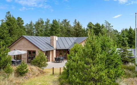 Thormar - 1.5Km from the Sea: Madera, Techo, Arquitectura, Casa, Casa, Cabaña, Vía Muerta, Madera Dura, Pendiente, Inmuebles