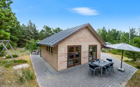 Thormar - 1.5Km from the Sea: Madera, Techo, Arquitectura, Casa, Casa, Cabaña, Vía Muerta, Madera Dura, Pendiente, Inmuebles