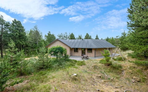 Thormar - 1.5Km from the Sea: Madera, Techo, Arquitectura, Casa, Casa, Cabaña, Vía Muerta, Madera Dura, Pendiente, Inmuebles