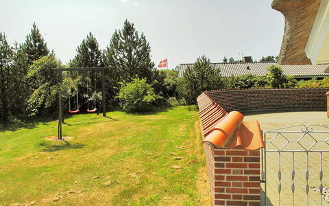 Carolin - 400M from the Sea: Hierba, Casa, Techo, Casa, Cabaña, Arbusto, El Terreno Del Lote, Área Rural, Casa De Campo, Cobertura Del Suelo