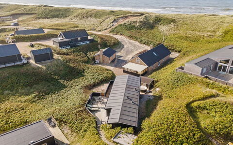 Ayu - 100M from the Sea: Cabaña, Cobertizo, \Choza, Casa De Campo, Pradera, Choza, Granero, Cuarto De Troncos, Edificios Del Jardín