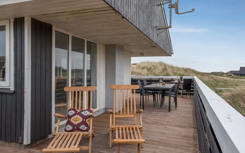 Ozeana - from the Sea: Mueble, Mesa, Mueble Para Exteriores, Mesa Al Aire Libre, Silla, Manchas De Madera, Sombra, Patio Interior, Cabaña, Cocina Y Comedor Mesa