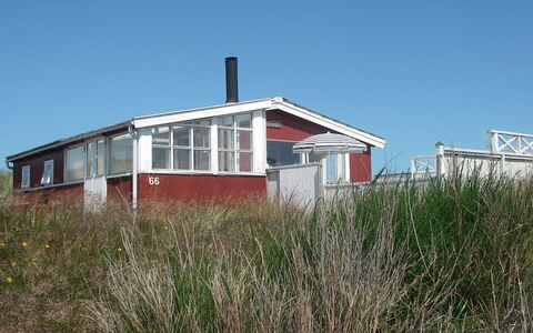 Annelotte - from the Sea: Techo, Arquitectura, Casa, Casa, El Terreno Del Lote, Área Rural, Llanura, Cabaña, Vía Muerta, Porche