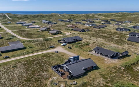 Henning - from the Sea: Cabaña, Casa, Casa, Techo, Porche, Inmuebles, Vía Muerta, Edificios Del Jardín, Casa De Campo, Yarda