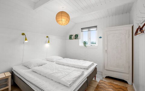 Annielle - from the Sea: Habitación, Cama, Pared, Madera, Diseño De Interiores, Techo, Suelo, Lecho, Sábana, Piso