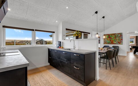 Tola - 450M from the Sea: Cocina, Mostrador, Piso, Diseño De Interiores, Techo, Madera, Electrodoméstico, Suelo, Aparato De Cocina, Gabinetes