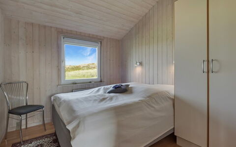 Suometar - 400M from the Sea: Pared, Madera, Techo, Habitación, Suelo, Piso, Diseño De Interiores, Cama, Sábana, Casa