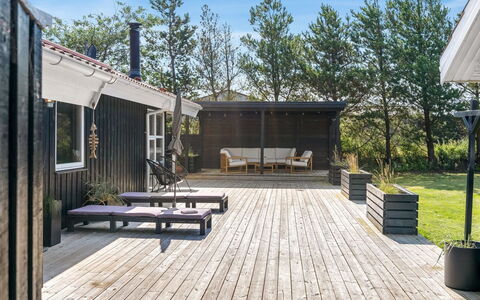 Ansfried - 900M from the Sea: Cabaña, Cobertizo, \Choza, Casa De Campo, Pradera, Choza, Granero, Cuarto De Troncos, Edificios Del Jardín