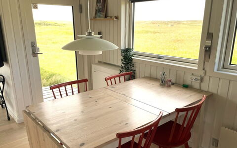 Carelle - 300M from the Sea: Mueble, Piso, Madera, Suelo, Mesa, Diseño De Interiores, Cocina Y Comedor Mesa, Comedor, Silla, Manchas De Madera