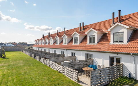 Nermin - 300M from the Sea: Cabaña, Cobertizo, \Choza, Casa De Campo, Pradera, Choza, Granero, Cuarto De Troncos, Edificios Del Jardín