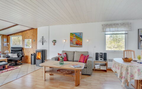 Ingebritt - 1.5Km from the Sea: Madera, Mueble, Techo, Casa, Diseño De Interiores, Casa, Piso, Cabaña, Suelo, Sala