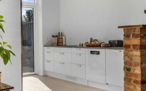 Klaudius - 2Km from the Sea: 