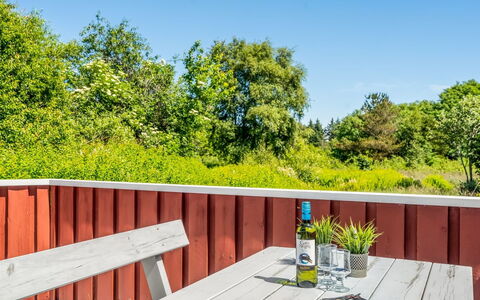 Anneke - 2Km from the Sea: Madera, Arbusto, El Terreno Del Lote, Mueble Para Exteriores, Jardín, Madera Dura, Manchas De Madera, Cubierta, Tablón, Silla