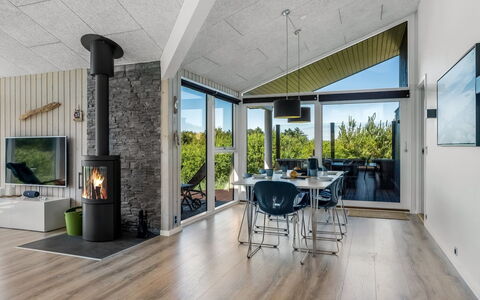 Danila - 600M from the Sea: Madera, Piso, Suelo, Casa, Mueble, Suelos De Madera, Techo, Silla, Madera Dura, Sala