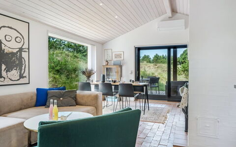 Kadife - 750M from the Sea: Diseño De Interiores, Mueble, Madera, Sofá, Piso, Sala, Techo, Suelo, Casa, Habitación