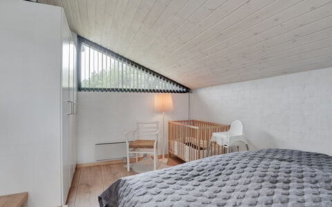 Kadife - 750M from the Sea: Diseño De Interiores, Mueble, Techo, Habitación, Madera, Cama, Piso, Suelo, Habitación, Encendiendo