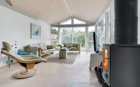 Elva - 150M from the Sea: Mueble, Diseño De Interiores, Piso, Suelo, Madera, Techo, Sofá, Sala, Casa, Encendiendo