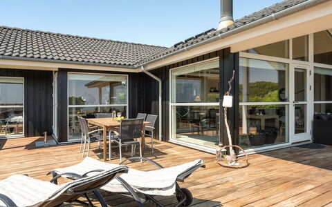 Fridtjof - 100M from the Sea: Madera, Casa, Techo, Puerta, Porche, Cubierta, Madera Dura, Suelos De Madera, Cabaña, Sombra