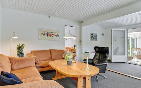 Cenia - 450M from the Sea: Mueble, Diseño De Interiores, Piso, Sofá, Pared, Suelo, Techo, Madera, Sala, Habitación
