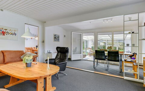 Cenia - 450M from the Sea: Mueble, Diseño De Interiores, Piso, Techo, Suelo, Silla, Mesa, Encendiendo, Sala, Habitación