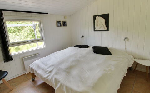 Aatos - 500M from the Sea: Pared, Habitación, Cama, Madera, Piso, Suelo, Techo, Sábana, Diseño De Interiores, Lecho