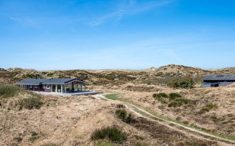 Hristina - 200M from the Sea: Techo, El Terreno Del Lote, Cabaña, Casa, Área Rural, Cobertizo, Vía Muerta, Edificios Del Jardín, Cuarto De Troncos, \Choza