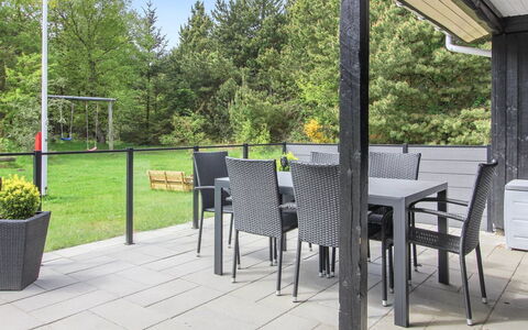 Blia - 1.5Km from the Sea: Mueble, Madera, Mueble Para Exteriores, Silla, Piso, Mesa, Mesa Al Aire Libre, Suelo, Porche, Sombra