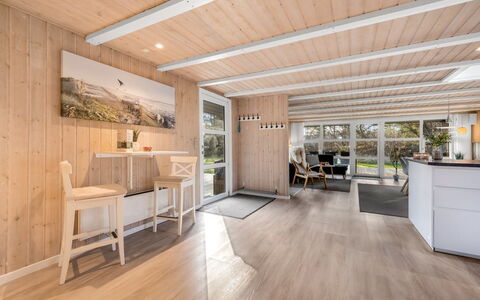 Yuma - 1Km from the Sea: Madera, Techo, Arquitectura, Casa, Casa, Cabaña, Vía Muerta, Madera Dura, Pendiente, Inmuebles