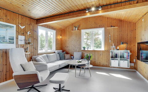 Absolon - 1.5Km from the Sea: Mueble, Diseño De Interiores, Techo, Casa, Lámpara, Sala, Departamento, Habitación, Silla, Sofá