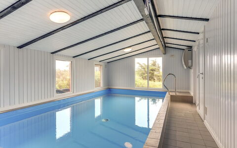 Mogens - from the Sea: Piscina, Suelo, Material Compuesto, Techo, Sombra, Diseño, Madera Dura, Recurso, Hotel, La Luz Del Día