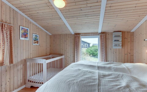 Mogens - from the Sea: Madera, Habitación, Techo, Diseño De Interiores, Mueble, Suelo, Piso, Casa, Cama, Habitación
