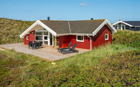 Emelie - 200M from the Sea: Arquitectura, Techo, Casa, Material Compuesto, La Luz Del Día, Vía Muerta, Entrada De Coches
