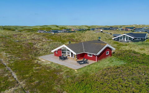 Emelie - 200M from the Sea: Arquitectura, Techo, Casa, Material Compuesto, La Luz Del Día, Vía Muerta, Entrada De Coches