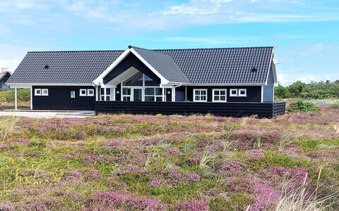 Eliena - 500M from the Sea: Techo, El Terreno Del Lote, Cabaña, Casa, Área Rural, Cobertizo, Vía Muerta, Edificios Del Jardín, Cuarto De Troncos, \Choza