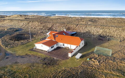 Pauli - 75M from the Sea: Casa, Techo, Casa, Cabaña, Cobertizo, Edificios Del Jardín, Vía Muerta, Yarda, Cuarto De Troncos, \Choza