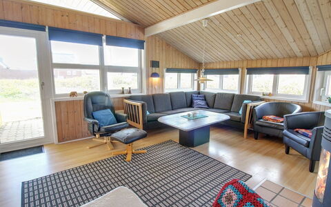 Suend - from the Sea: Diseño De Interiores, Piso, Suelo, Mueble, Madera, Techo, Sofá, Habitación, Sala, Lámpara