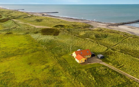 Ali - 75M from the Sea: Techo, El Terreno Del Lote, Cabaña, Casa, Área Rural, Cobertizo, Vía Muerta, Edificios Del Jardín, Cuarto De Troncos, \Choza