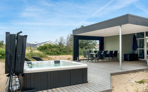 Hariet - 600M from the Sea: Material Compuesto, Sombra, Piscina, Hormigón, Cubierta, Estructura Al Aire Libre, Mueble Para Exteriores, Patio, Ocio