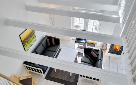 Ønef - 1Km from the Sea: Mueble, Diseño De Interiores, Silla, Piso, Mesa, Recurso, Suelo, Techo, Habitación, Eco Hotel