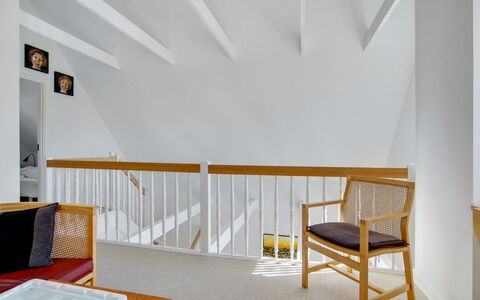 Ønef - 1Km from the Sea: Mueble, Diseño De Interiores, Silla, Piso, Mesa, Recurso, Suelo, Techo, Habitación, Eco Hotel