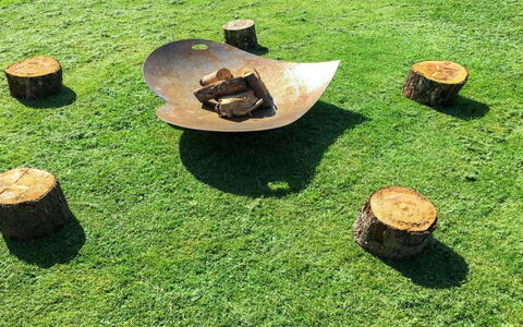 Bylgja - 1.7Km from the Sea: Hierba, Pradera, Cobertura Del Suelo, Césped, Jardín, Material Natural, Césped Artificial