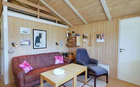 Anthonia - 1.6Km from the Sea: Piso, Madera, Suelo, Diseño De Interiores, Mueble, Techo, Habitación, Casa, Suelos De Madera, Manchas De Madera
