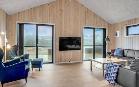 Carla - 1.5Km from the Sea: Madera, Madera Dura, Tablón, Manchas De Madera, Suelos De Madera, Maderas, Madera Contrachapada, Diseño, Sala, Cuarto De Troncos