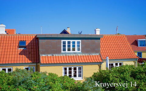 Ingwald - 50M from the Sea: Barrio Residencial, Techo, Suburbio, Entrada De Coches, Inmuebles, Tubo De Lámpara