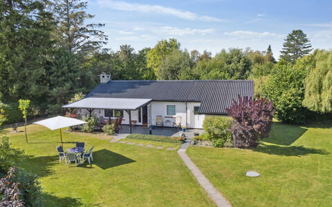 Merit - 800M from the Sea: Techo, El Terreno Del Lote, Cabaña, Casa, Área Rural, Cobertizo, Vía Muerta, Edificios Del Jardín, Cuarto De Troncos, \Choza